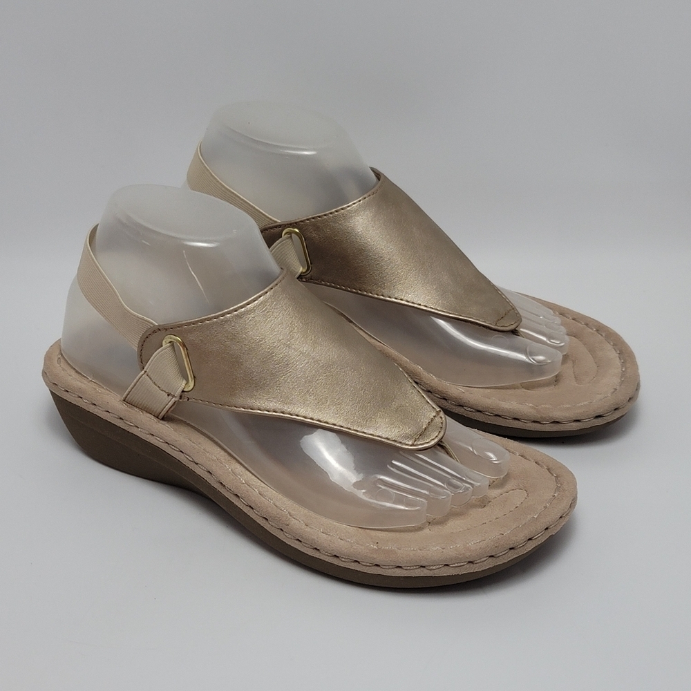 Cliffs White Mountain Low Wedge Thong Sandals Size 8 Carmel